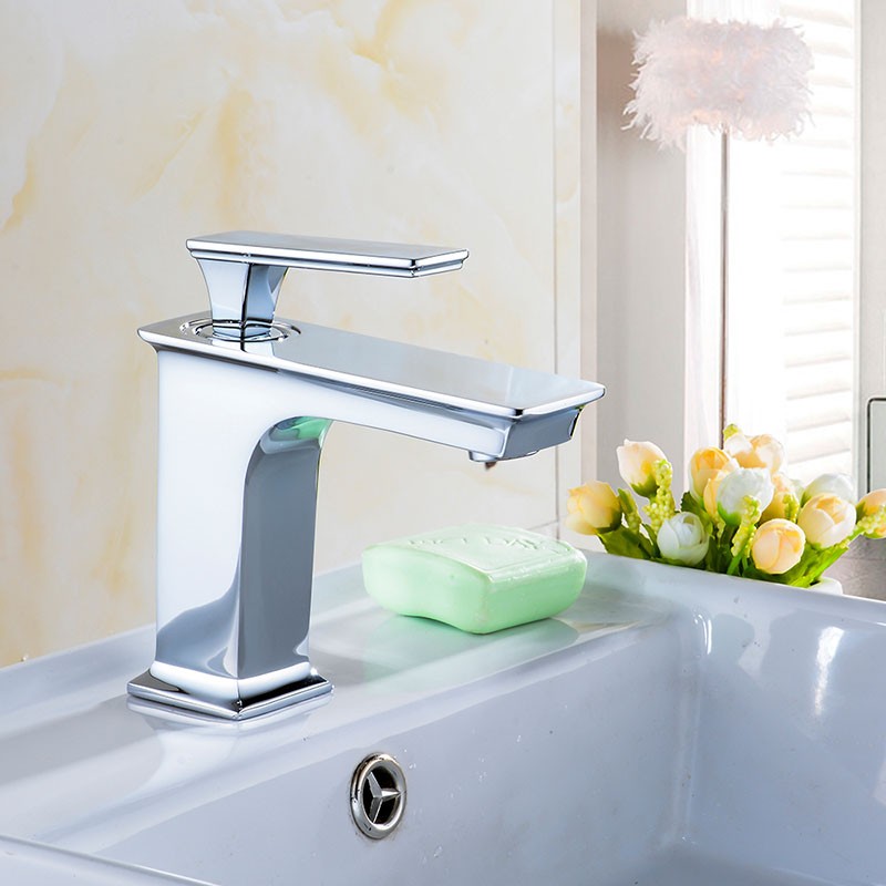 Basin&Sink Faucet - Single Hole Single Lever - Brass with Chrome Finish (81H36-CHR-008)